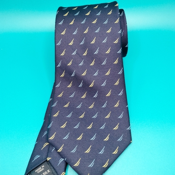 NAUTICA MENS TIE NAVY BLUE WITH BLUE AND GOLD NAUTICA LOGOS 3.5 X 60 - Picture 6 of 8